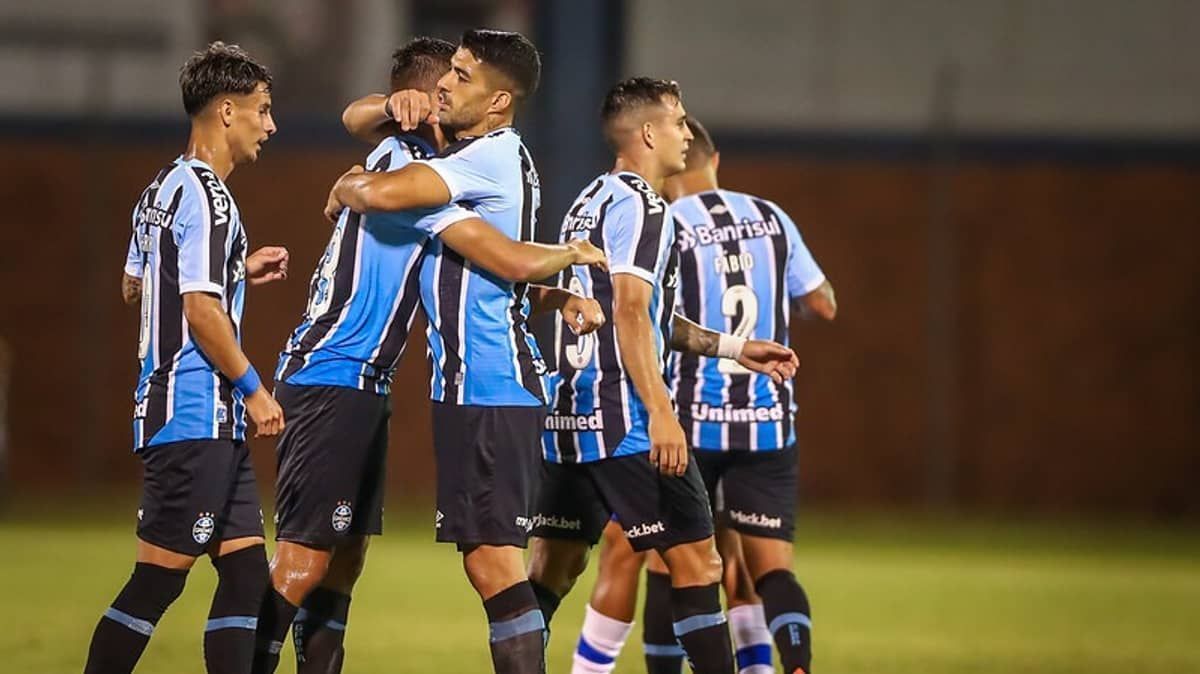 Com Suárez em campo, Grêmio vence Esportivo no Campeonato Gaúcho
