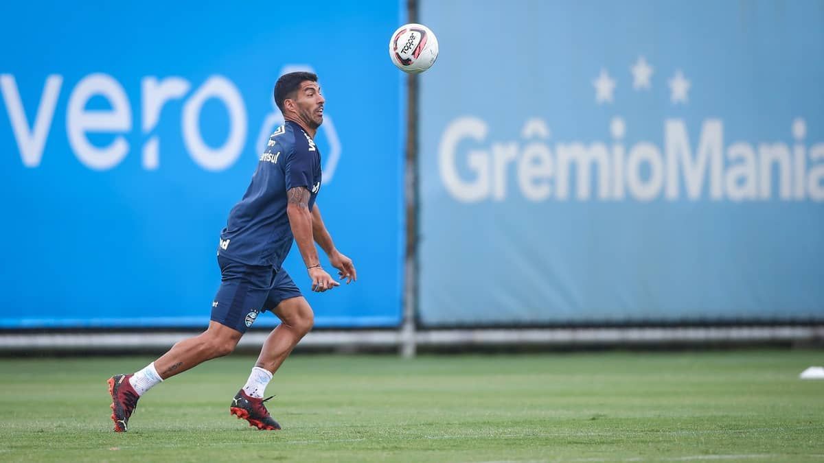 Suárez aparece no BID e já está relacionado para jogo do Grêmio