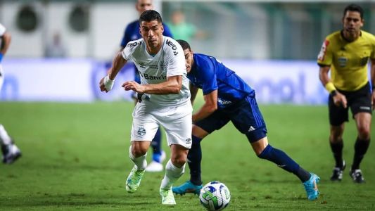 Suárez já marcou 11 gols em 17 partidas com a camisa do Grêmio