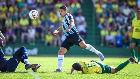 Suárez marcou mais uma vez, mas desperdiçou uma cobrança de pênalti na derrota do Grêmio para o Ypiranga