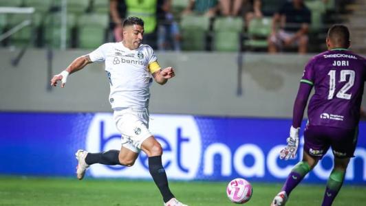 Suárez marcou um dos gols da vitória gremista em cima do América