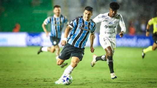 Suárez passou em branco na vitória do Grêmio sobre o Santos no Brasileiro