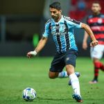 Suárez anima gremistas para Gre-Nal: 'Fiz gols em todos os clássicos'