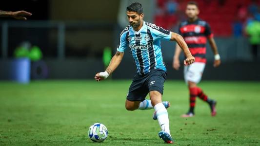 Suárez soma oito gols em nove jogos pelo Grêmio