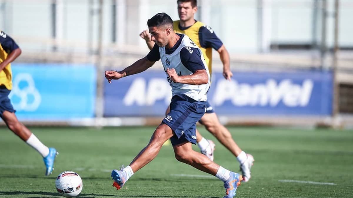 Suárez volta aos treinamentos e reforça Grêmio em rodada pelo Campeonato Gaúcho