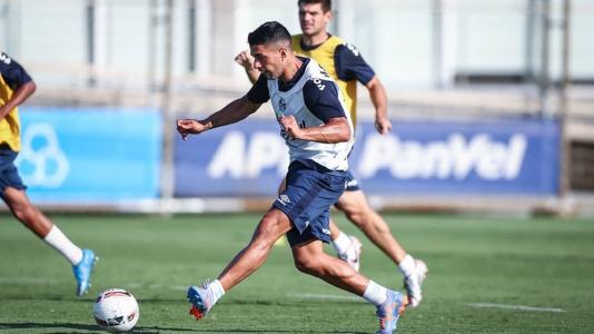 Suárez voltou a treinar nesta segunda-feira (30), no CT Luiz Carvalho