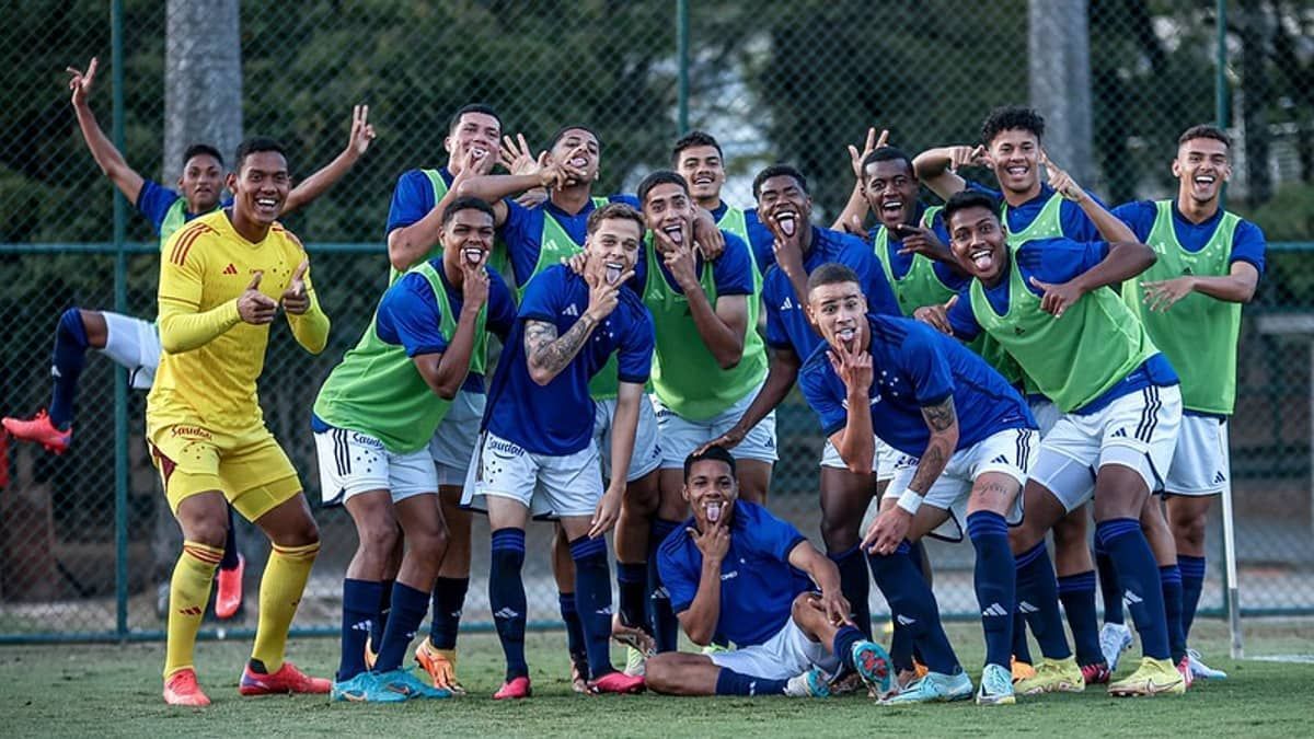 Gestão do Cruzeiro muda estratégia para evitar novo 'caso Vitor Roque'