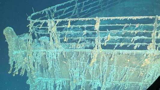 Submarino Titan implodiu durante expedição aos destroços do Titanic; cinco tripulares morreram