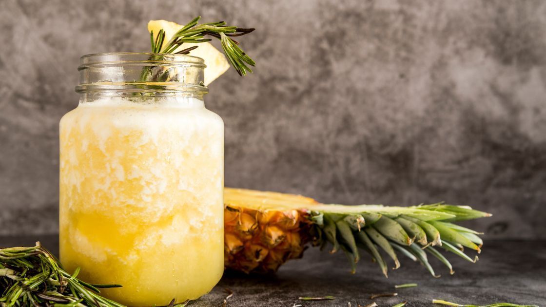 Suco de abacaxi para secar a barriga