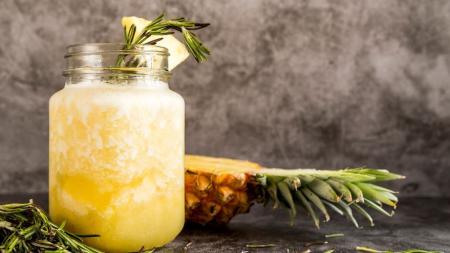 Suco de abacaxi para secar a barriga