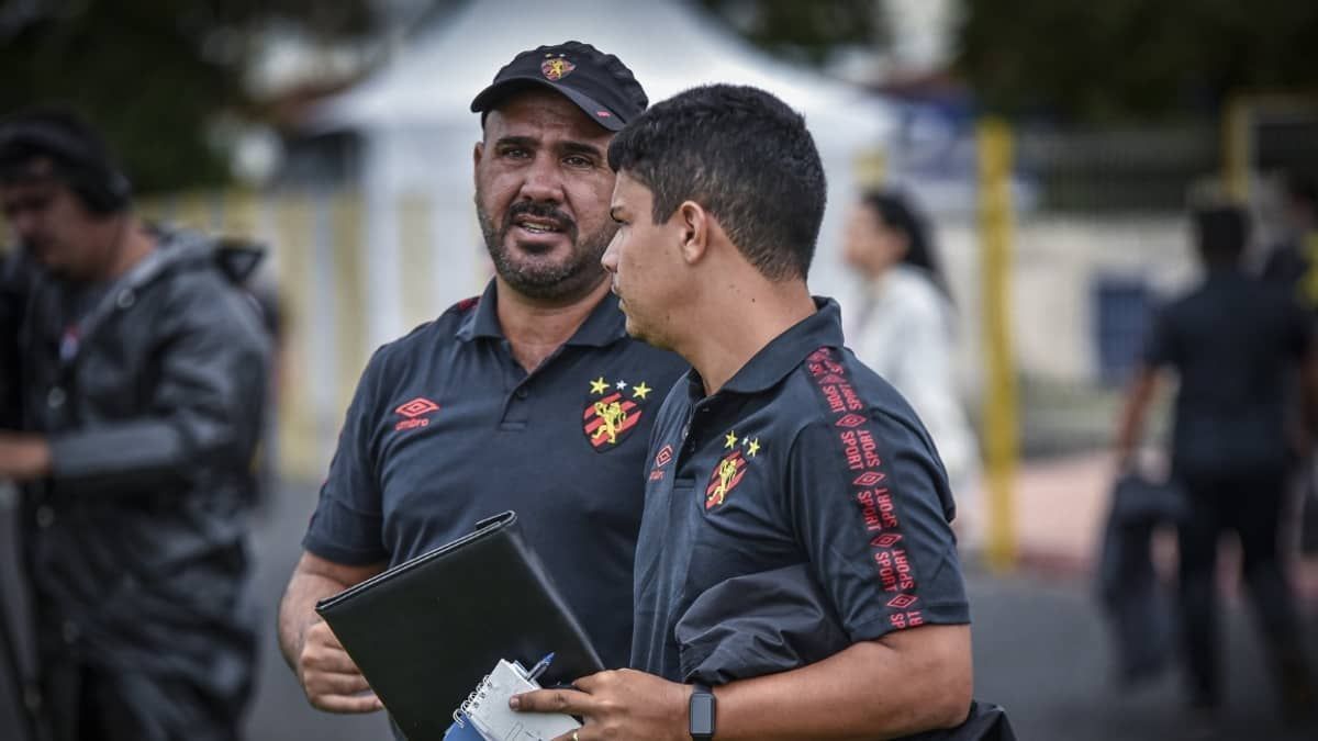 Sport surpreende e demite técnicos das categorias de base