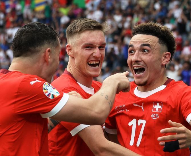 Suíça domina jogo, vence Itália e avança às quartas de final da Eurocopa