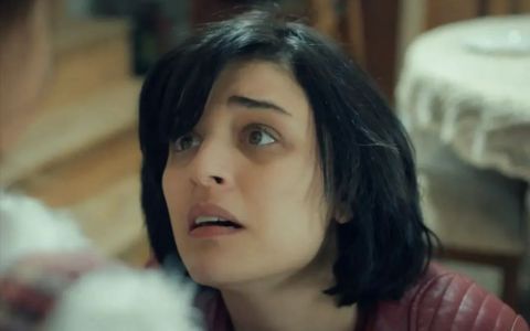 Sule (Gonca Vuslateri) em 'Mãe'