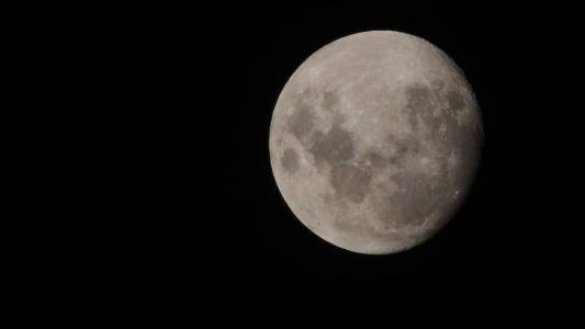 Superlua azul poderá ser vista nesta quarta-feira (30) em grande parte do Brasil