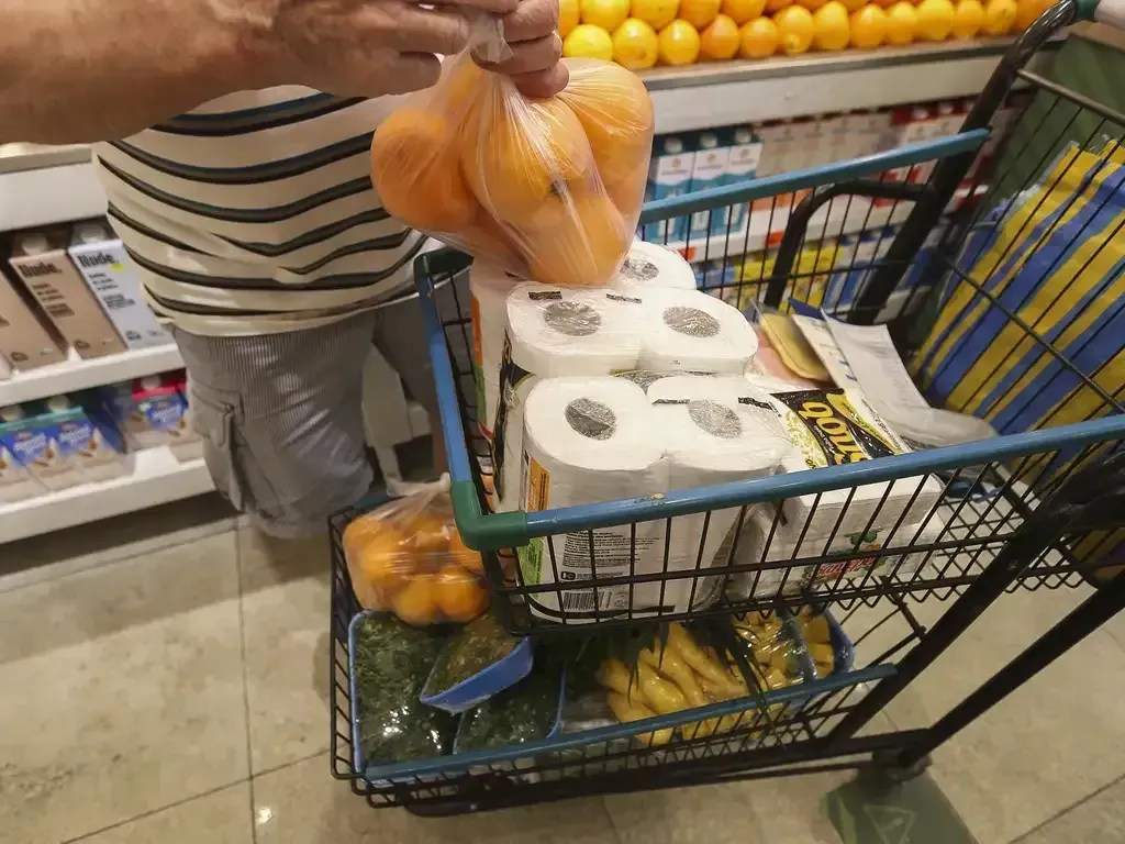 30 anos do Plano Real: R$ 26 eram suficientes para encher o tanque com gasolina