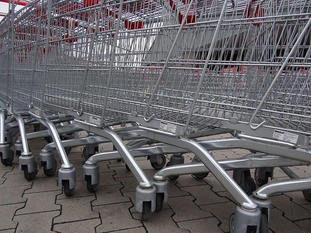 Falta de mão de obra estrangula supermercados, que veem carreira perder apelo entre jovens