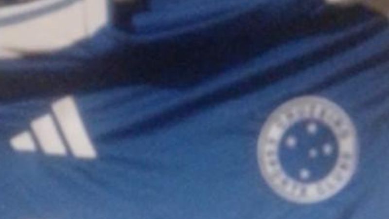 Vaza foto da suposta camisa do Cruzeiro para 2025; veja detalhes