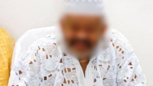 Suposto pai de santo obrigava fiéis a ficarem nuas durante "banhos de purificação"