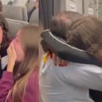 Vídeo: piloto de avião surpreende filha e conduz voo da viagem de formatura: 'amor da minha vida'