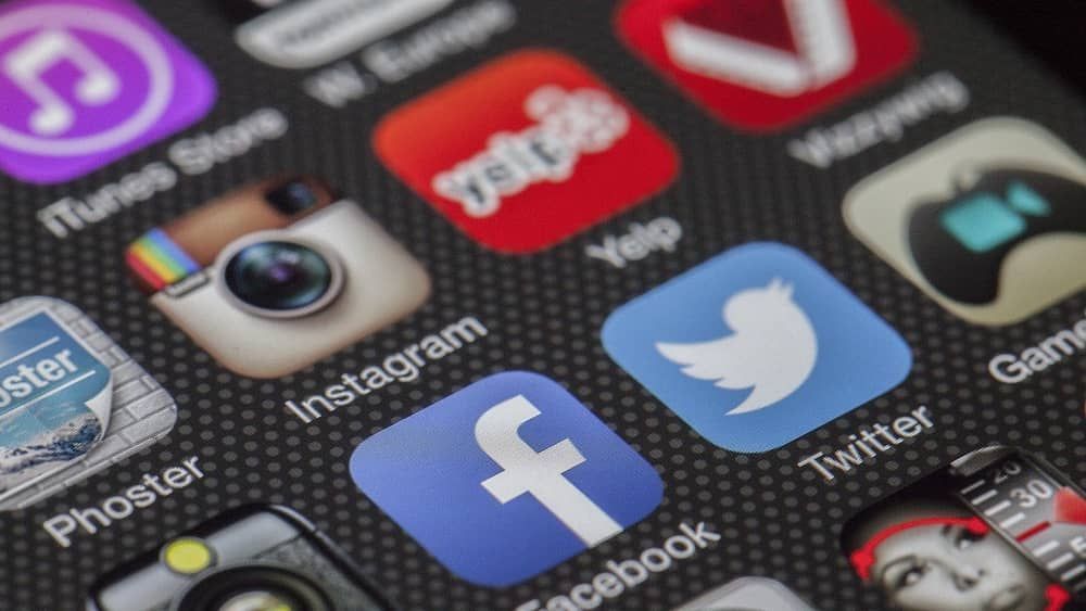 Mulher que marcava 'dates' pelas redes sociais para furtar homens é presa no Rio