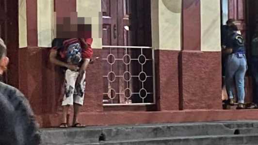 Suspeito de 24 anos disse para a polícia que 'pessoas queriam matá-lo'