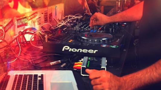 Suspeito é DJ e produtor musical em Ribeirão das Neves, na Grande BH