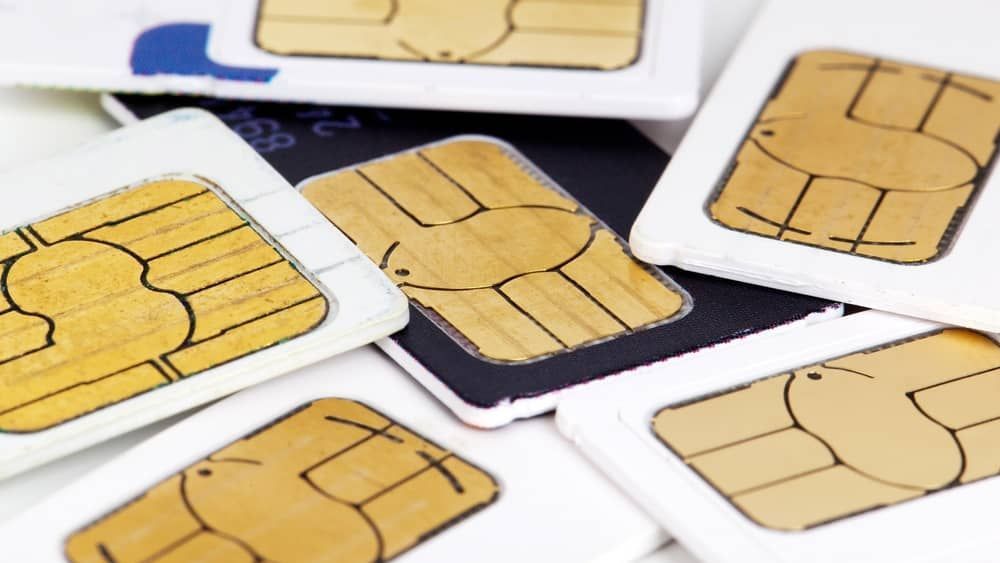 Foragido por homicídio engole chip e cartão de memória ao ser preso em Minas