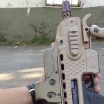 Vídeo: traficante é preso dentro de banheiro com arma de mira a laser no Aglomerado da Serra, em Belo Horizonte