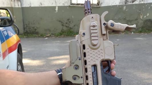 Suspeito estava com arma dentro do banheiro