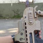 Vídeo: traficante é preso dentro de banheiro com arma de mira a laser no Aglomerado da Serra, em Belo Horizonte