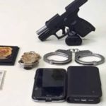 Homem que se passava por polícia civil é preso com distintivo e arma BH