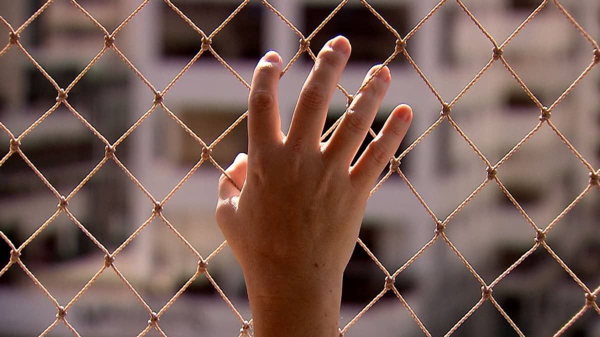 Jovem é preso por descumprir medida protetiva contra a tia 24 horas após ser solto em BH