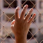 Jovem é preso por descumprir medida protetiva contra a tia 24 horas após ser solto em BH