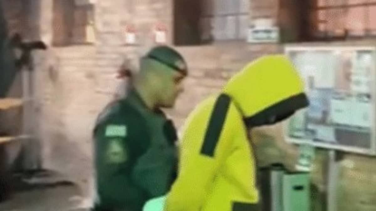Estudante é preso após filmar alunas no banheiro de universidade em SP