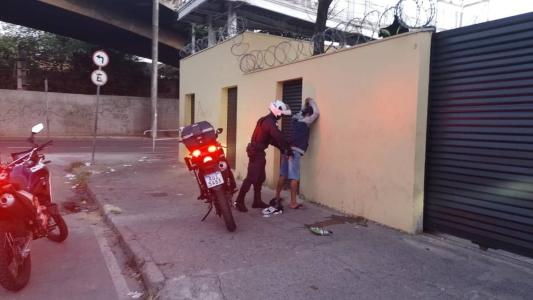 Suspeito preso pela Guarda Municipal no Centro de Belo Horizonte