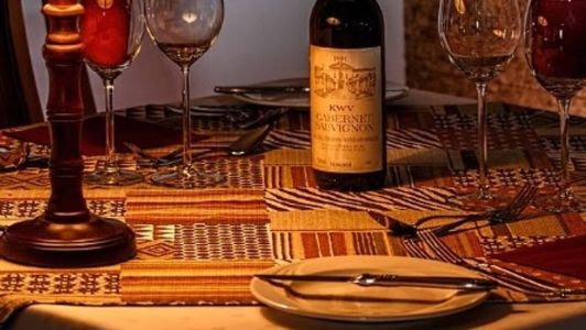 Suspeito se exibia em jantares em restaurantes e em viagens nas redes sociais