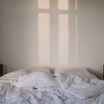 Casal aluga suíte em motel, oferece R$ 20 e tenta sair sem pagar em MG