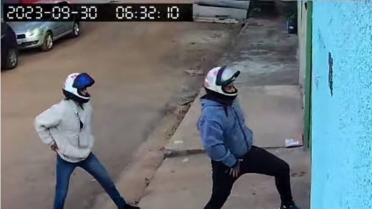 Suspeitos arrombaram portão de imóvel