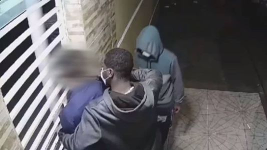 Suspeitos foram detidos após troca de tiros com a PM