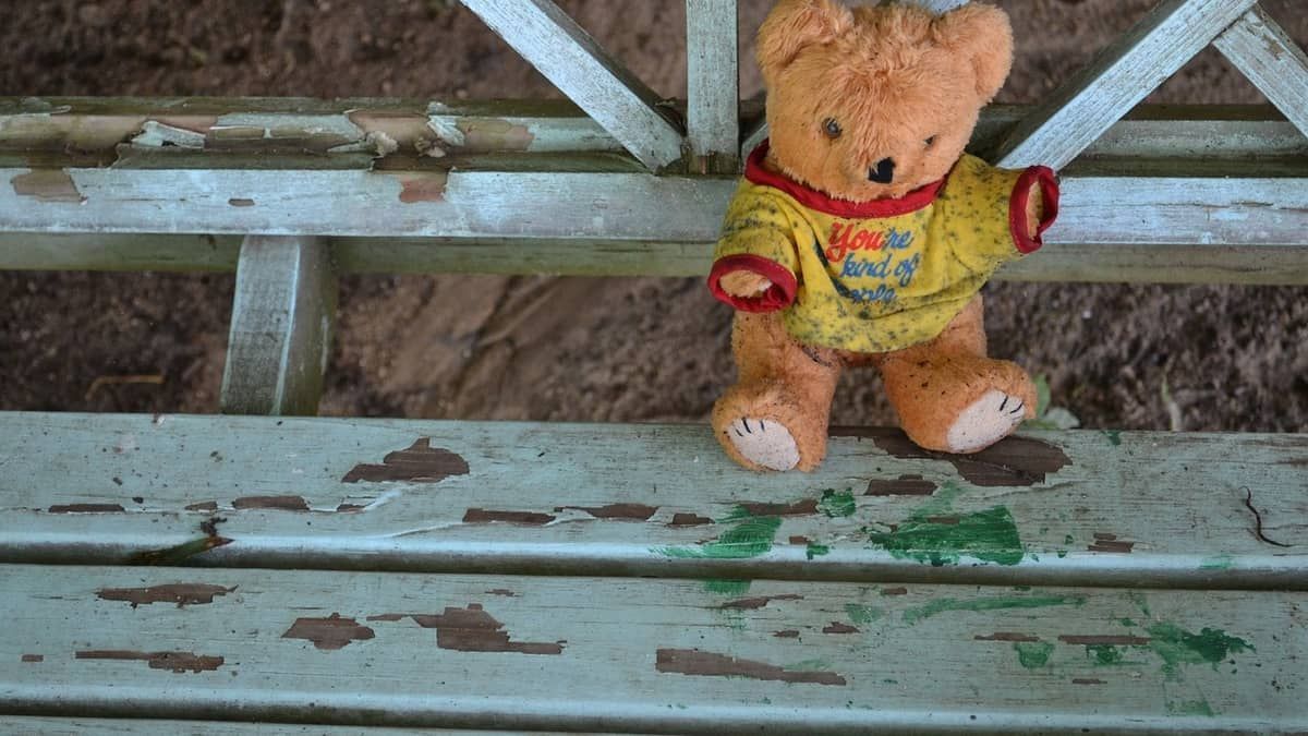 Padrasto e mãe de adolescente são presos suspeitos de estupro em Minas 