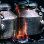 Bebê de 10 meses morre queimado por água de chaleira em Goiás