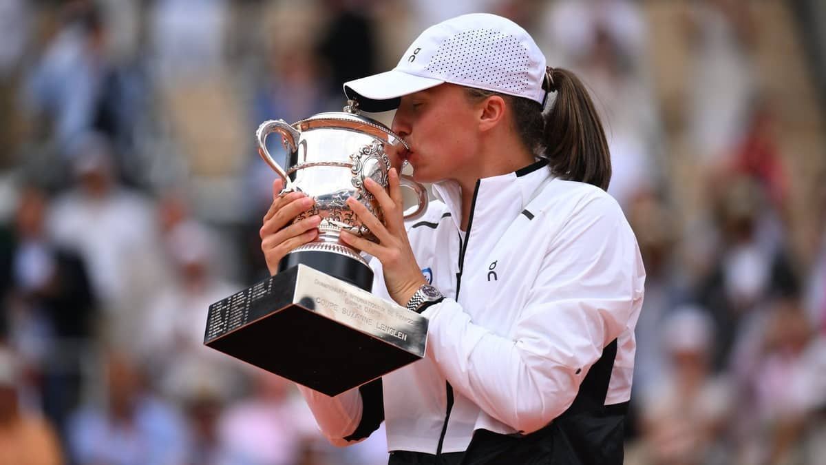Swiatek é campeã de Roland Garros e garante Bia Haddad no Top 10