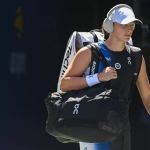 Swiatek cai no US Open e dá adeus ao número 1: 'Foi exaustivo me manter aqui' 