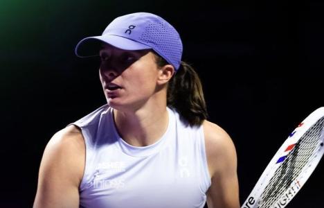 Iga Swiatek em disputa do WTA Finals 2025