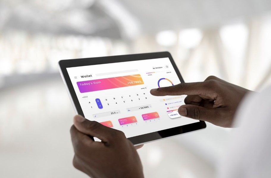 Jovem é preso suspeito de recuperar fotos íntimas de colega de trabalho em tablet e enviar para ele mesmo em Contagem