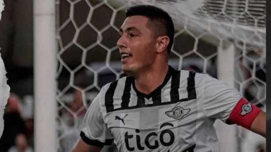 Tacuara Cardozo fez quatro gols no clássico de domingo (2) contra o Cerro