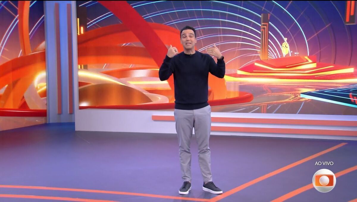 Tadeu Schmidt intervém em dinâmica após atitude de Vitória Strada no BBB 25