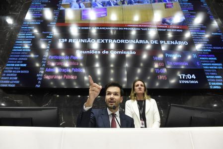 O presidente da Assembleia de Minas, Tadeu Martins Leite