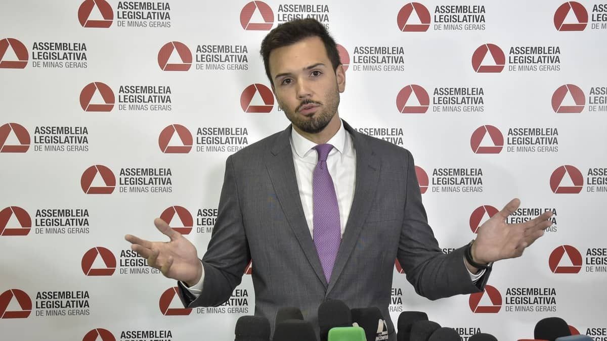 Presidente da ALMG suspende votação do Regime de Recuperação Fiscal nesta quinta (14)