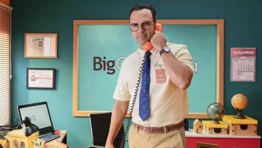 Tadeu Schmidt apresentará novamente a atração